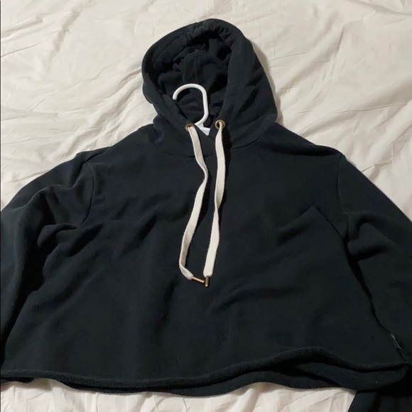Black hoodie crop top - Picture 1 of 2